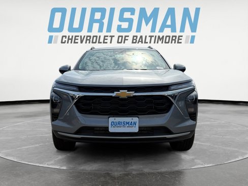 New 2025 Chevrolet Trax LT w/ Driver Confidence Package image 8