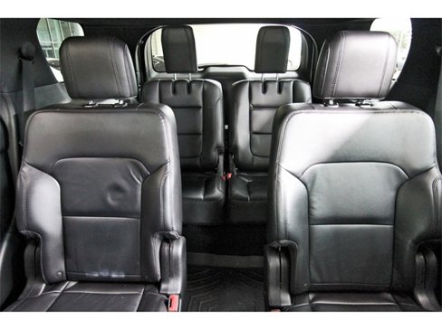 Used 2018 Ford Explorer XLT w/ Equipment Group 202A image 14