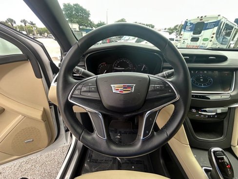 Used 2019 Cadillac XT5 FWD image 14