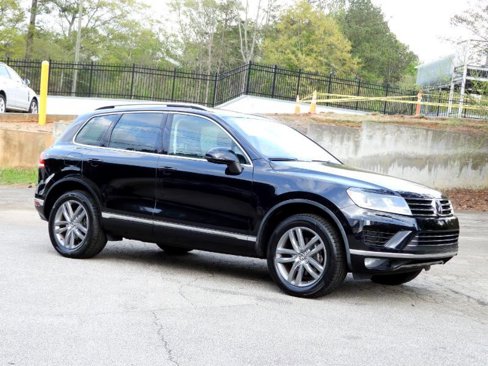 Used 2016 Volkswagen Touareg Sport image 22