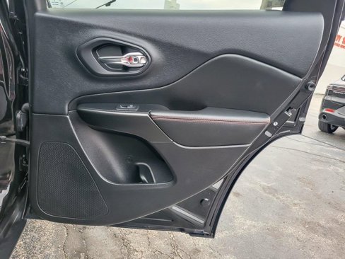 Used 2019 Jeep Cherokee Trailhawk w/ Comfort/Convenience Group image 24