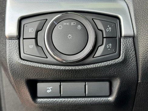 Used 2018 Ford Explorer Limited image 14