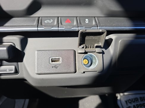 Used 2020 Chevrolet Silverado 2500 Custom w/ Custom Value Package image 30