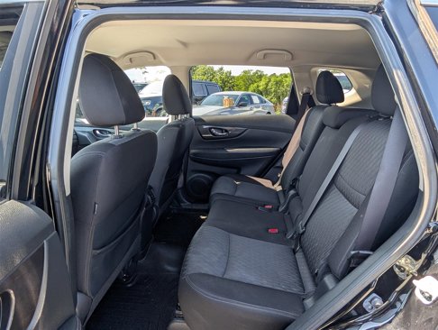 Used 2018 Nissan Rogue SV image 14