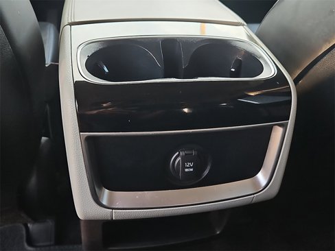 Used 2022 Kia Carnival EX image 16