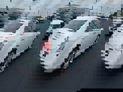 Used 2014 Chrysler 300 C w/ Light Group image 7