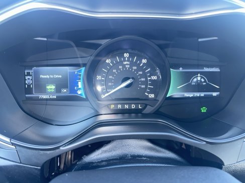 Used 2019 Ford Fusion SE image 25