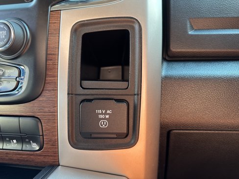 Used 2016 RAM 1500 Laramie image 42