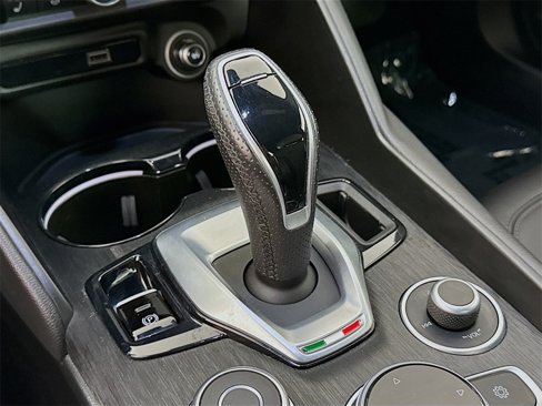 Used 2022 Alfa Romeo Giulia Sprint image 14