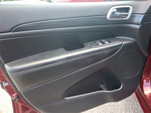Used 2020 Jeep Grand Cherokee Altitude image 12