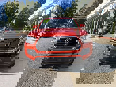 Used 2017 Toyota Tacoma SR5 image 3