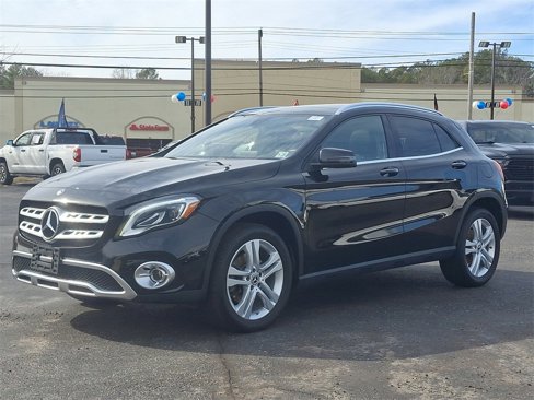 Used 2020 Mercedes-Benz GLA 250 4MATIC w/ Premium Package image 3