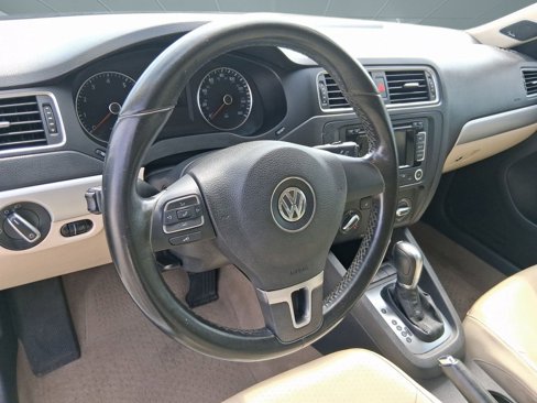 Used 2012 Volkswagen Jetta SEL image 4