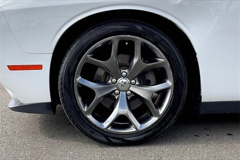 Used 2016 Dodge Challenger SXT Plus image 9