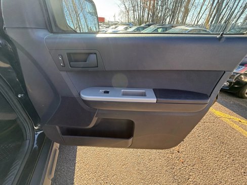 Used 2011 Ford Escape XLT image 22