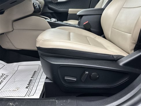 Used 2020 Ford Escape SEL image 14