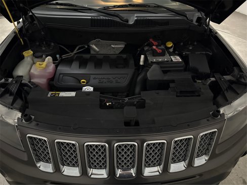 Used 2016 Jeep Compass Latitude image 15