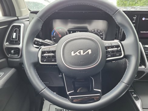 Used 2022 Kia Sorento S image 21