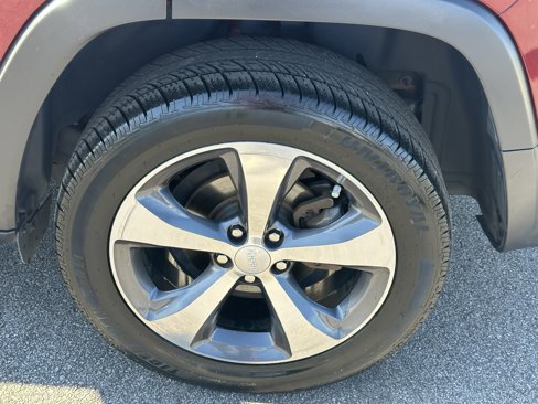 Used 2019 Jeep Cherokee Limited image 20