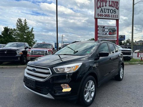 Used 2018 Ford Escape SE w/ SE Sync 3 Package image 9
