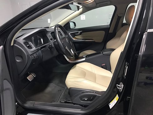 Used 2016 Volvo S60 T5 Inscription Platinum image 10