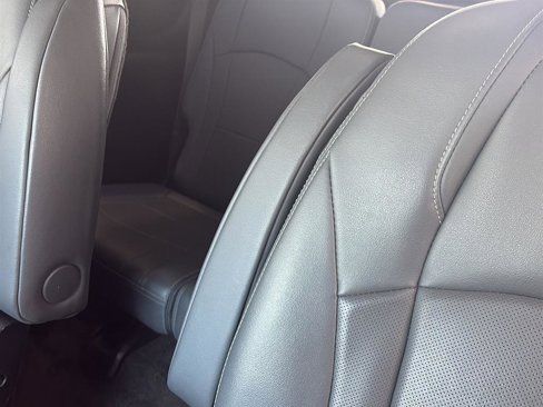 Used 2019 Buick Enclave Essence w/ LPO, Luxury Package image 23