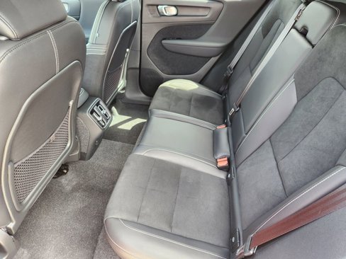 Used 2021 Volvo XC40 T5 R-Design w/ Advanced Package image 29