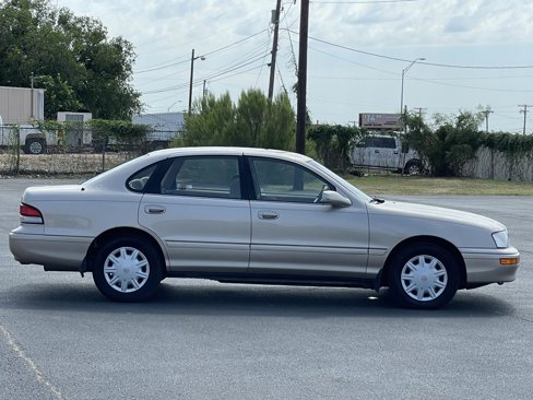 Used 1996 Toyota Avalon XL image 8