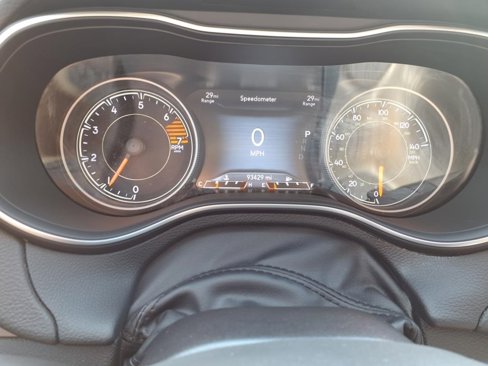 Used 2020 Jeep Cherokee Limited image 23