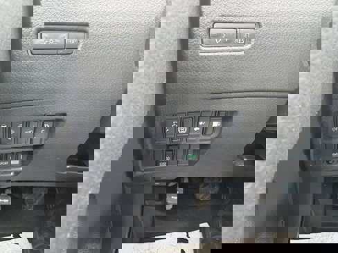Used 2019 Nissan Rogue SV image 16