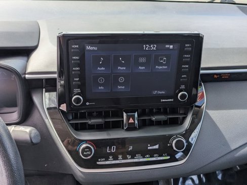 Used 2022 Toyota Corolla LE image 19