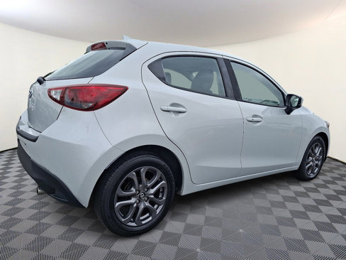Used 2020 Toyota Yaris LE image 6