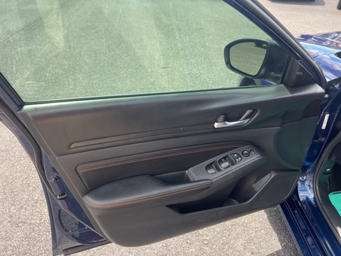 Used 2021 Nissan Altima 2.5 SR w/ SR Premium Package image 19