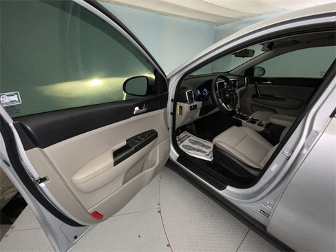 Used 2020 Kia Sportage LX w/ LX Popular Package image 11