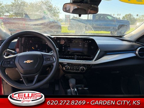 Used 2024 Chevrolet Trax LT image 8
