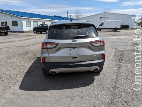 Used 2022 Ford Escape SE image 4