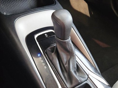 Used 2021 Toyota Corolla LE image 11