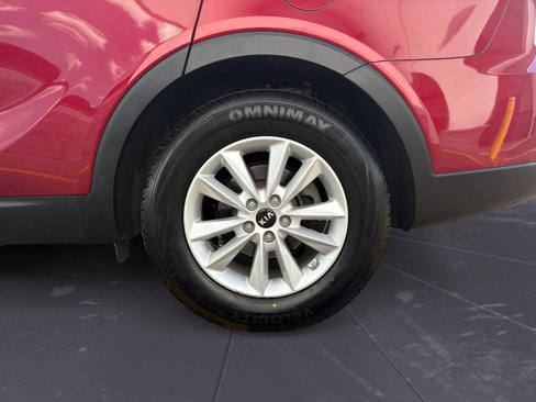 Used 2020 Kia Sorento LX image 45