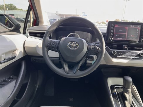 Used 2022 Toyota Corolla LE image 19