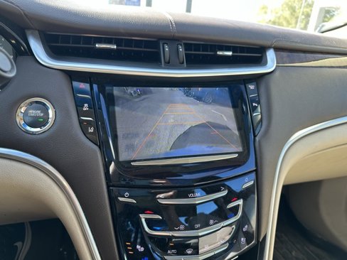 Used 2013 Cadillac XTS Premium image 24