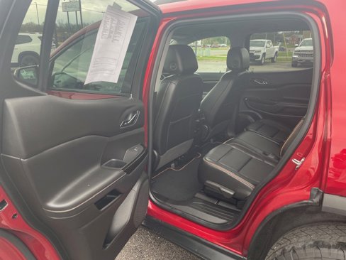 Used 2021 GMC Acadia AT4 w/ Preferred Package image 11