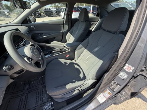 Used 2023 Hyundai Elantra SEL image 27