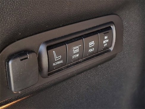 Used 2017 Ford Explorer Limited image 8