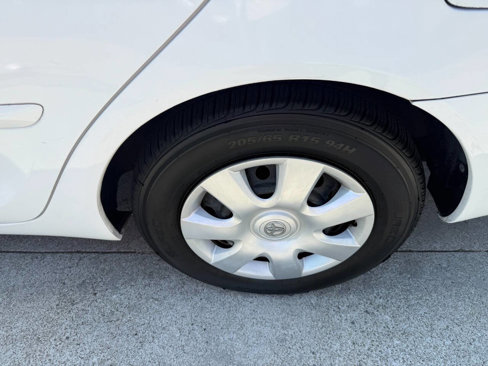 Used 2004 Toyota Camry LE image 26