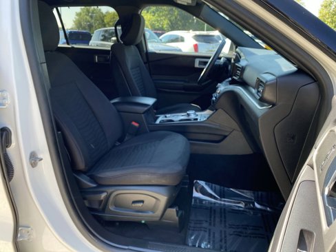 Used 2020 Ford Explorer XLT w/ Comfort Package image 36