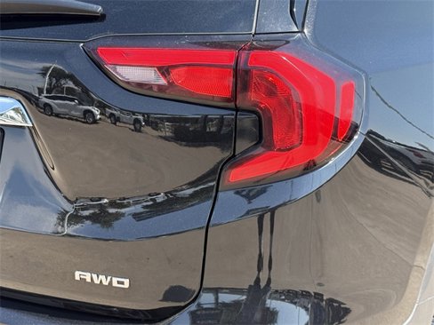 Used 2018 GMC Terrain SLE image 7