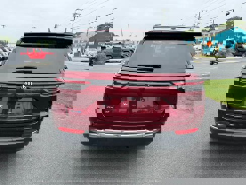 Used 2023 Jeep Grand Cherokee 4WD 4xe image 7
