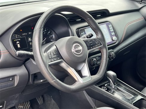 Used 2023 Nissan Kicks SR w/ SR Premium Package image 18