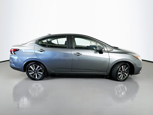 Used 2021 Nissan Versa SV image 8