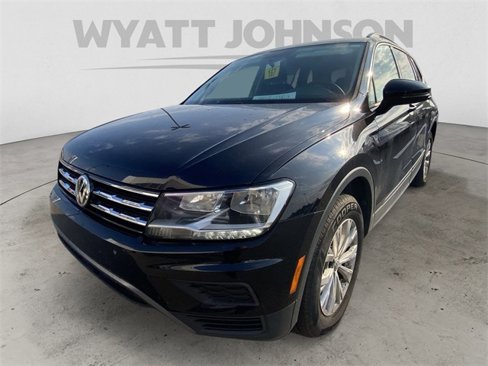 Used 2020 Volkswagen Tiguan S image 1
